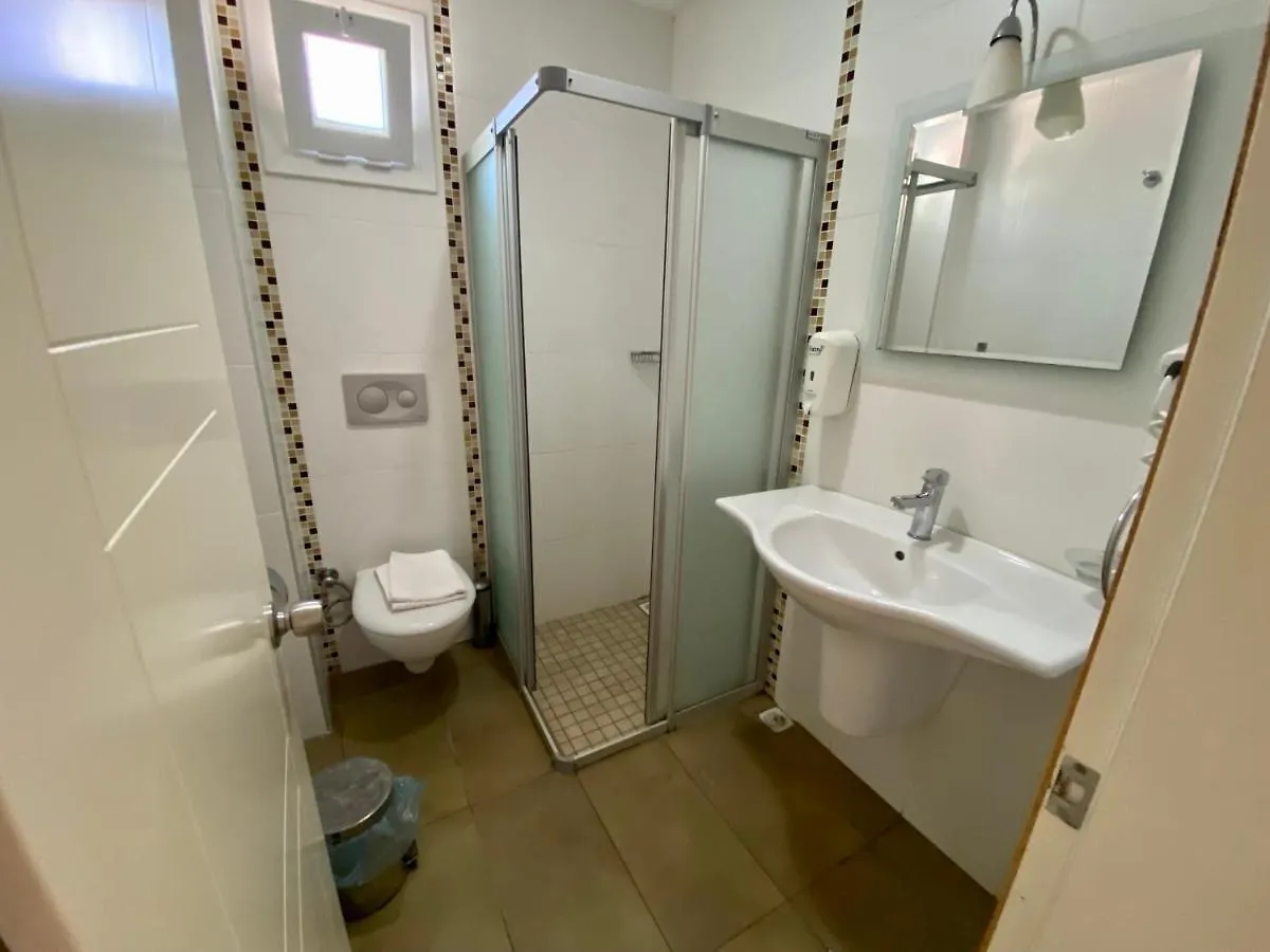 Konfor Suite Otel Cedit 3*,