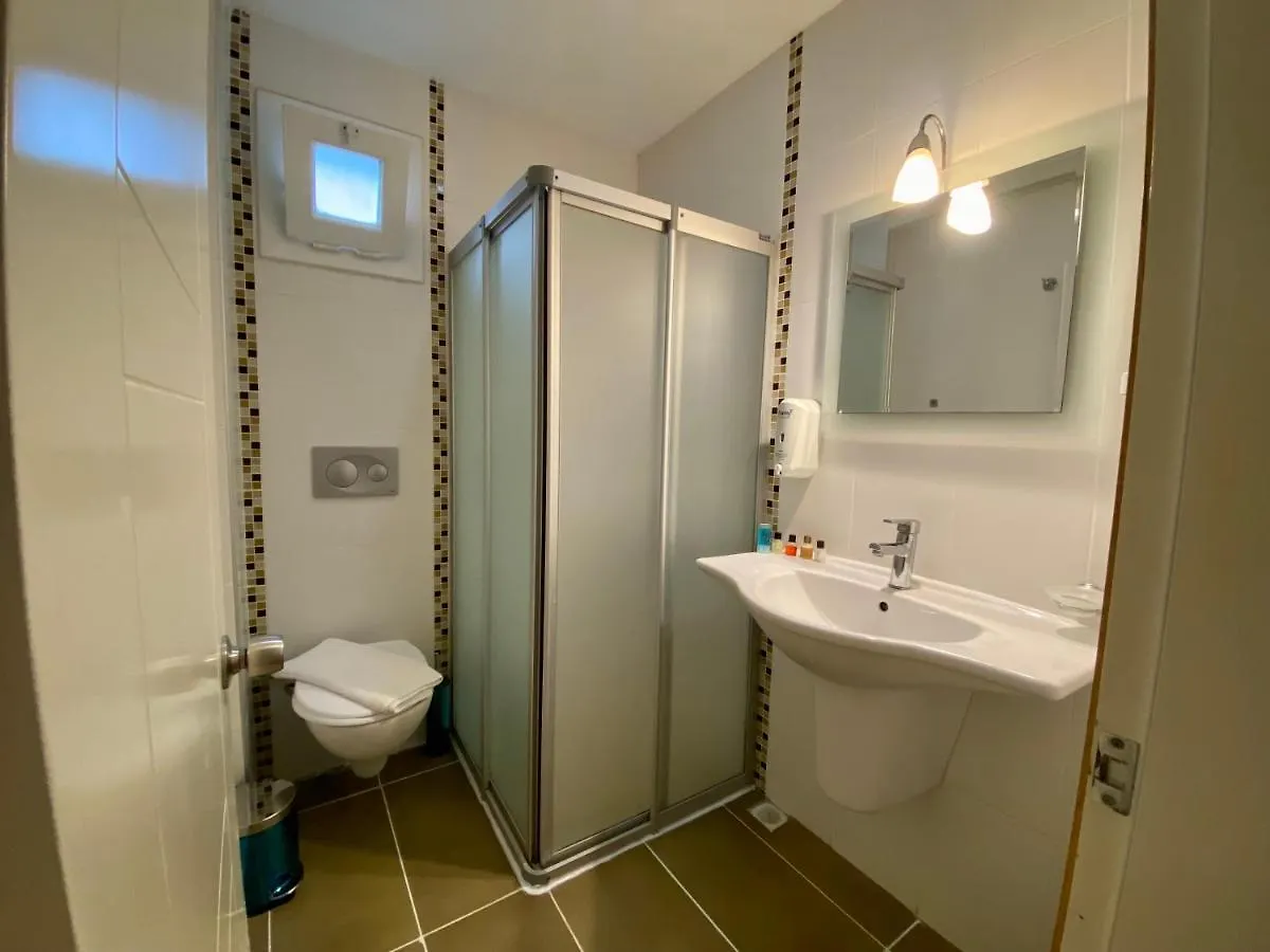 Konfor Suite Otel Cedit 3*,